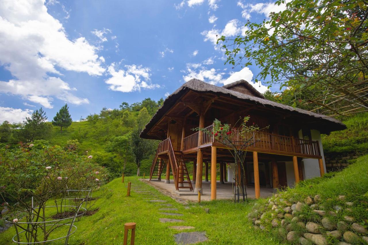 Resort Le Champ Tu Le Hot Spring & 4*